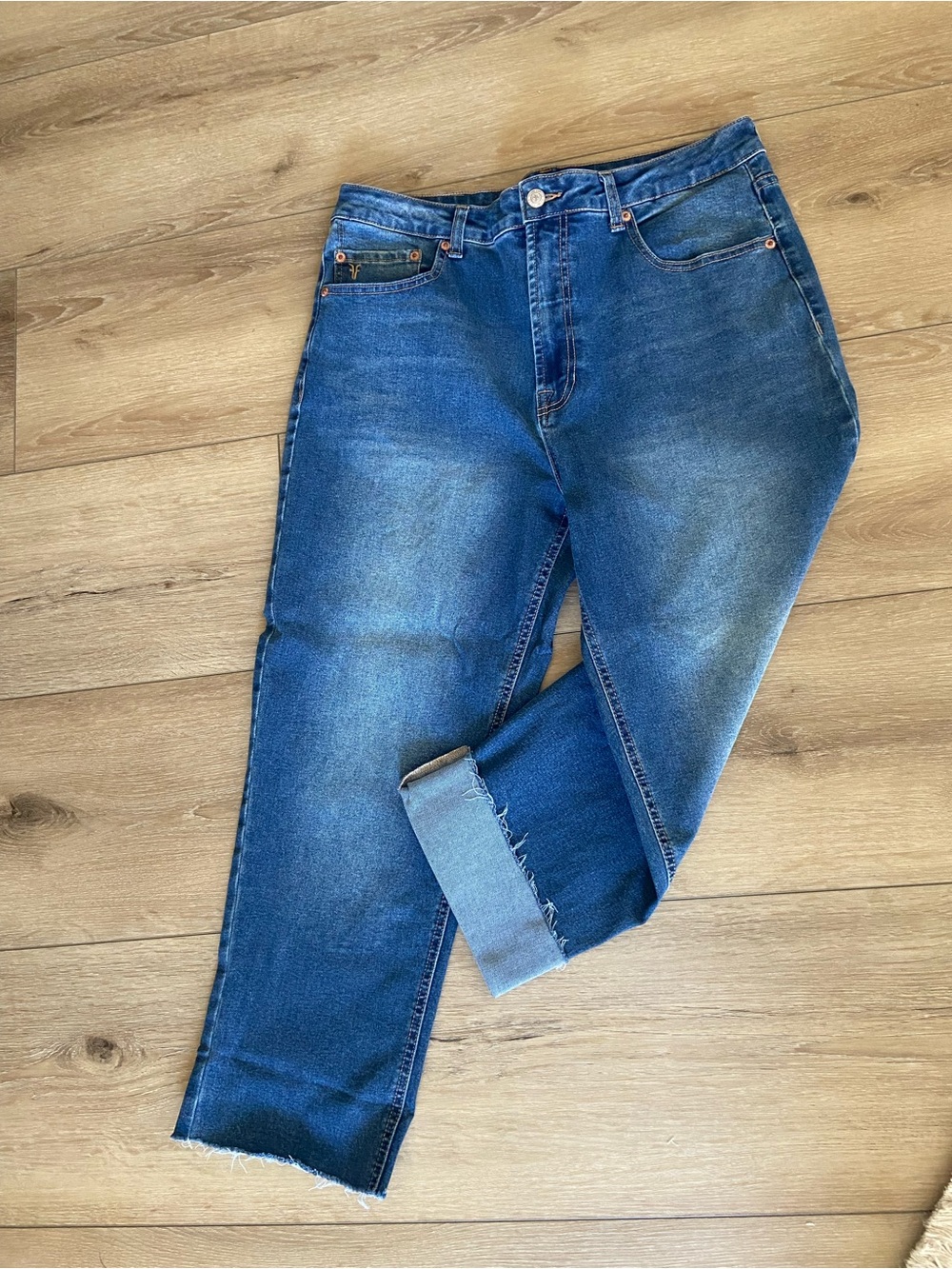 Frye women’s Medium Blue Relaxed Jeans